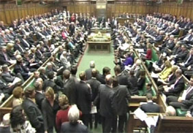 İngiltere'de yolsuzluk skandalı bakanlara uzandı