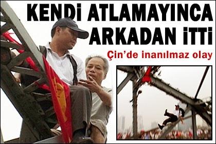 İntihar girişimi uzun sürünce dayanamadı köprüden attı