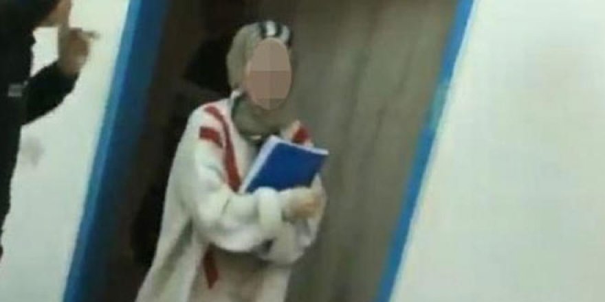 Beşiktaş formasını çiğneyen öğretmen özür diledi, istifa etti