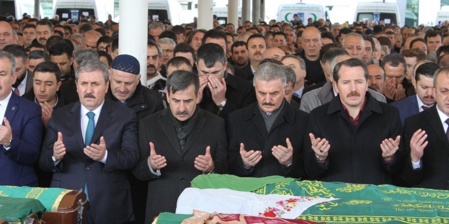 Önder Kahveci'nin Ablası Fikriye Kılıç Hanımefendi Ebediyete Uğurlandı