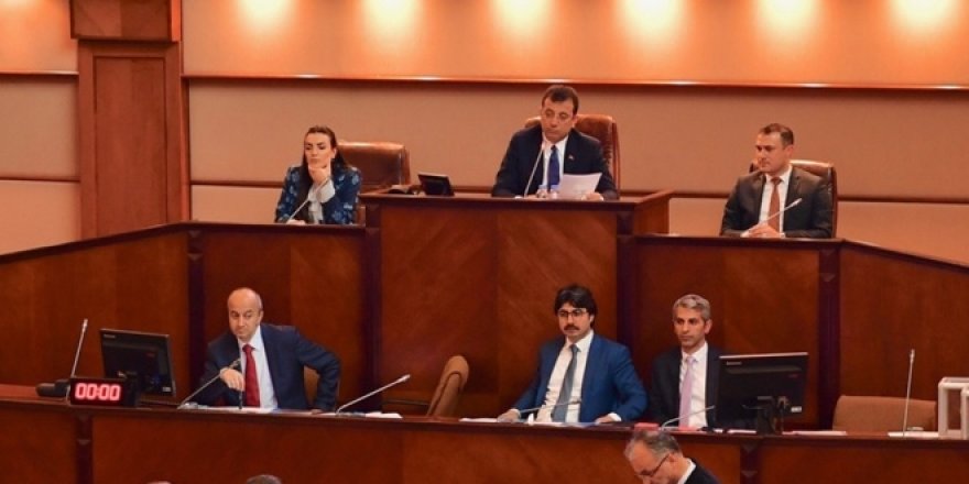 İmamoğlu’ndan ilk atamalar: 2 bürokrat ve 5 danışman atadı