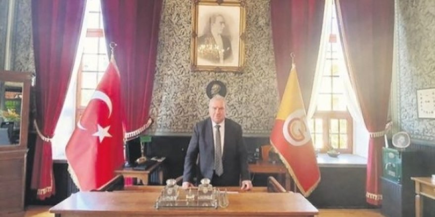 Galatasaray Lisesi müdürü, baskılara dayanamayıp istifa etti