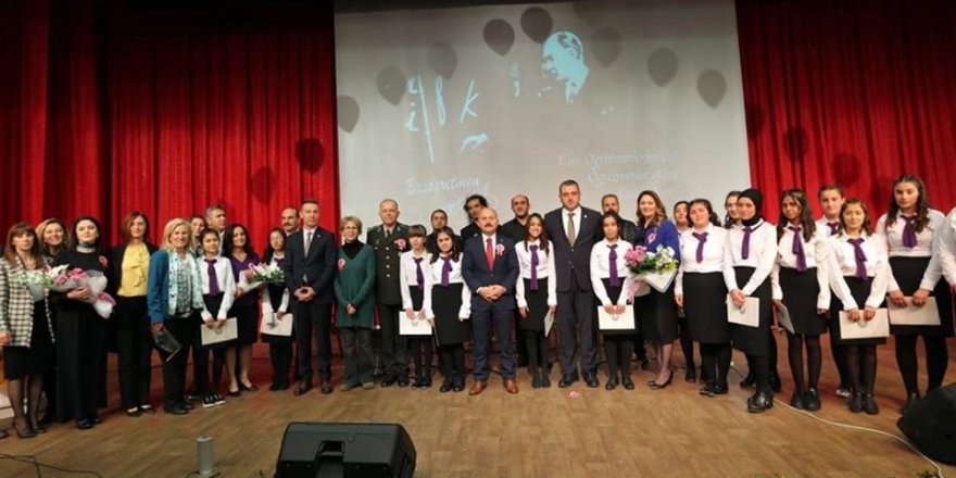 Öğretmenler Günü Kutlama Programında "Atatürk" Tartışması