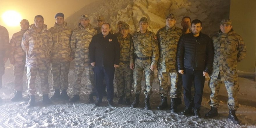 Selçuk Bayraktar da sınır bölgesinde