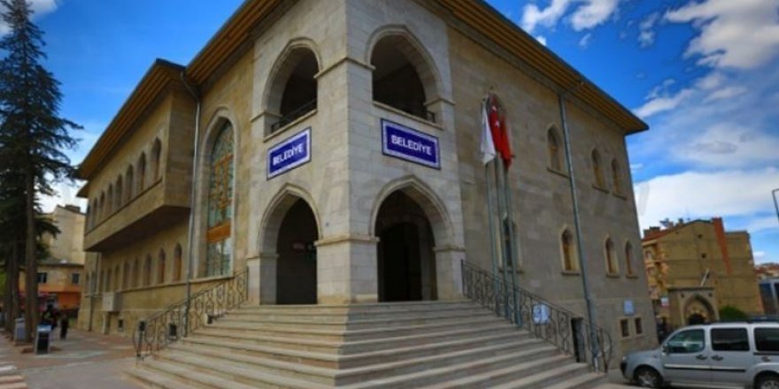 Yaşlı İhbar Hattı Devrede! Yaşlı görürseniz bizi arayın!