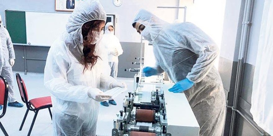 Öğretmen fabrikası: Solunum cihazı üretmek için gün sayıyorlar