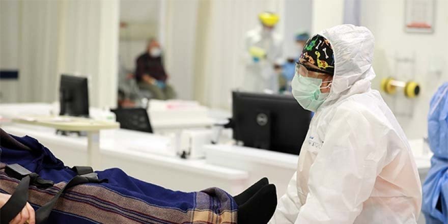 Üniversite sağlık personeli ek ödemeyi alamadı