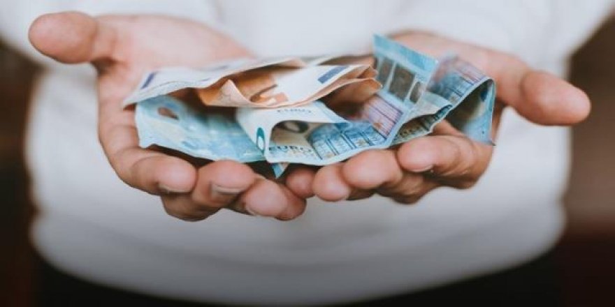 Koronadan Ölen İş Adamı İçin Korkutan İddia: Paradan Bulaştı!