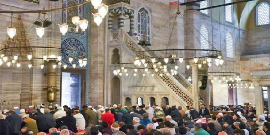 Camiler ne zaman açılacak? Selvi tarih verdi...