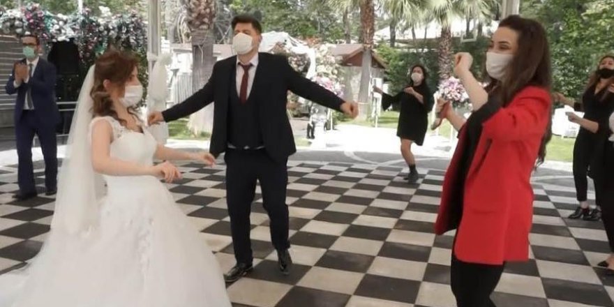 Tüm Türkiye'de kına gecesi ve nişan töreni yasaklandı