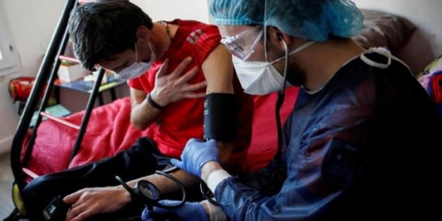 Ünlü bilim insanından korkutan Covid-19 uyarısı: İlk fazdayız