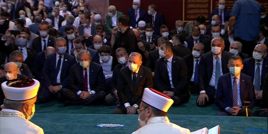 Ayasofya'da ilk Cuma namazı kılınıyor