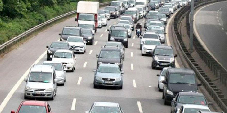 Koronavirüs şehre 'göç' ediyor: Memleketine gidenler dönüşe geçti