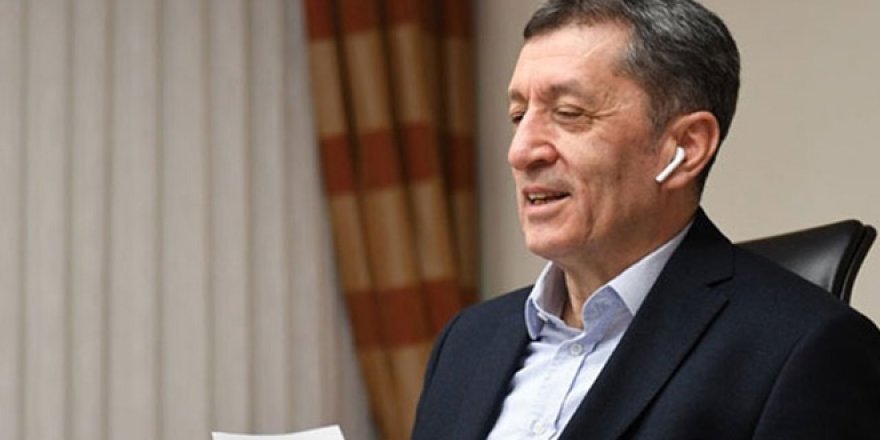 Selçuk'tan, formayla ders dinleyen öğrencilerle ilgili paylaşım