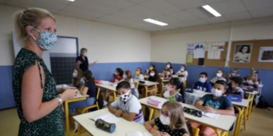 Avrupa'daki okullar koronavirüs ile nasıl başa çıkıyor?
