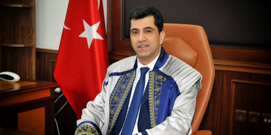 Rektöre çirkin iftirada, iddiayı ilk ortaya atan gazeteciler gözaltına alındı