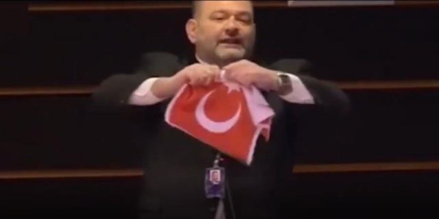 Türk Bayrağını yırtan alçak Yunanlı tutuklandı