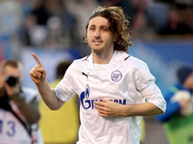 Fatih Tekke Zenit'ten ayrılıyor...