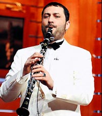 Hasretinden yandı Hüsnü!