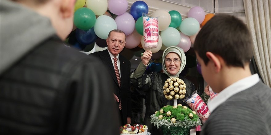 Emine Erdoğan'dan Sevgi Evlerindeki çocukları ağırladıkları iftar paylaşımı