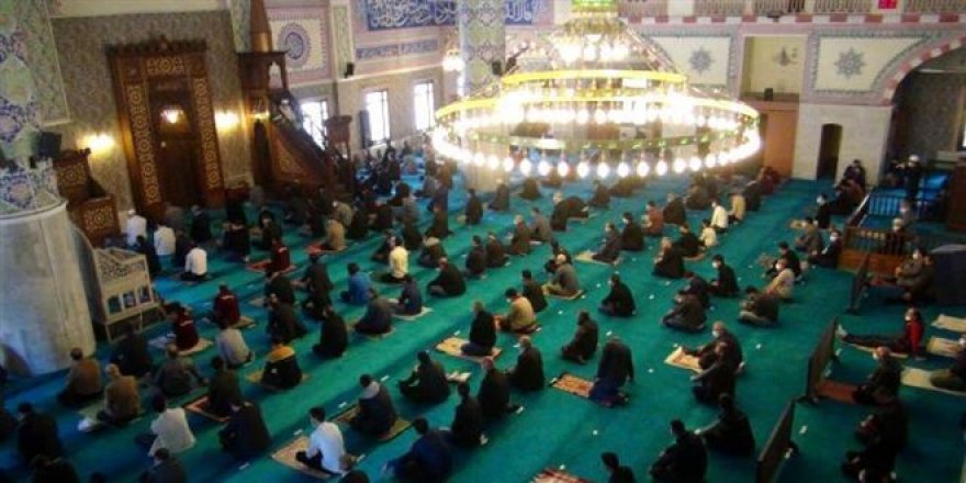 Tam kapanmada vatandaşlar camiye gidebilecek mi?