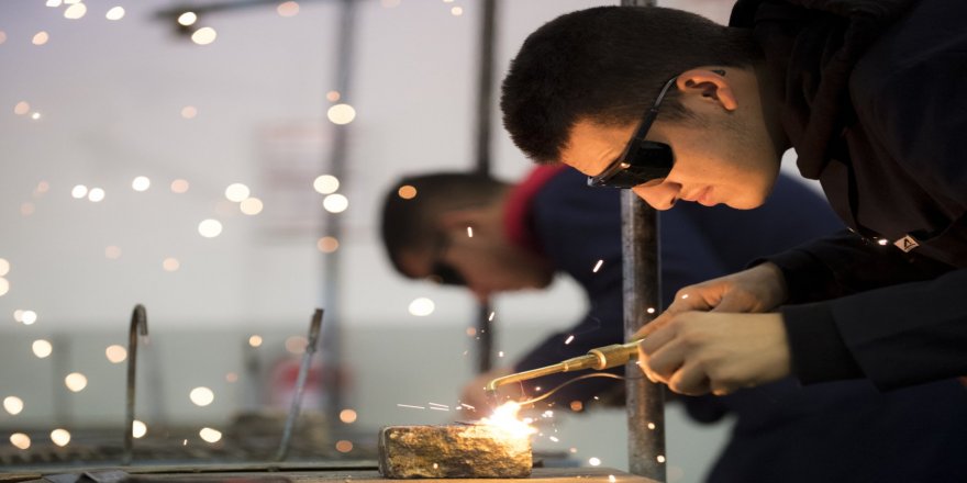 Yazılım ve Kaynakçılık Bölümlerini Tercih Öğrencilere Burs ve İstihdam Müjdesi