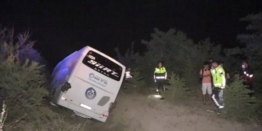 Niğde'de yolcu otobüsü devrildi: 1 ölü, 10 yaralı