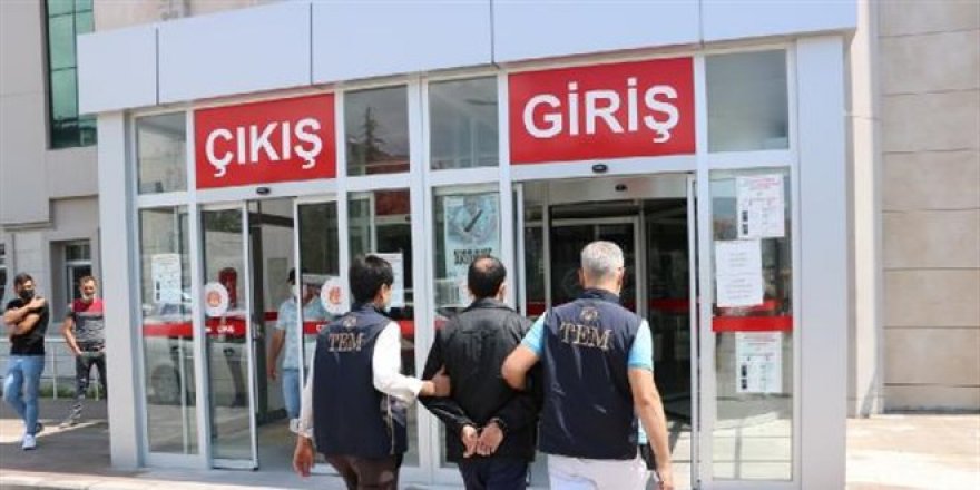 Firari FETÖ şüphelisi öğretmen, 'gaybubet evi'nde yakalandı