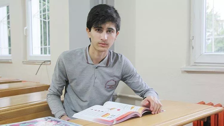 Tek kelime Türkçe bilmiyordu LGS’de tüm soruları doğru yanıtladı... İşte şampiyon!