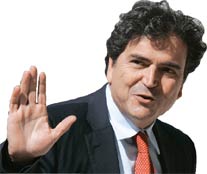 Sarkozy, Türkiyenin avukatını bakan yaptı