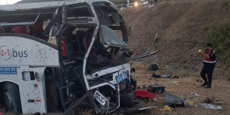 Balıkesir'de yolcu otobüsü devrildi: 14 kişi öldü, 18 kişi yaralandı