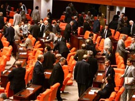 Öğr. kredisi faiz indirimi Meclis'ten geçti