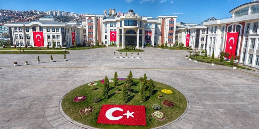 Siyasi parti etkinliğine katılan polise soruşturma açıldı