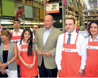 İki günde iki mağaza açtı, 350 kişi iş sahibi oldu