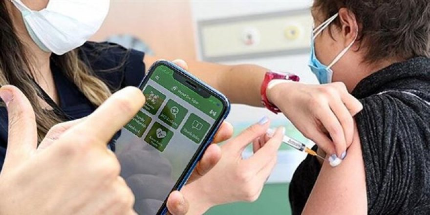 Sağlıkçılara 'İğneyi vurma, aşı yapmış gibi göster' baskısı