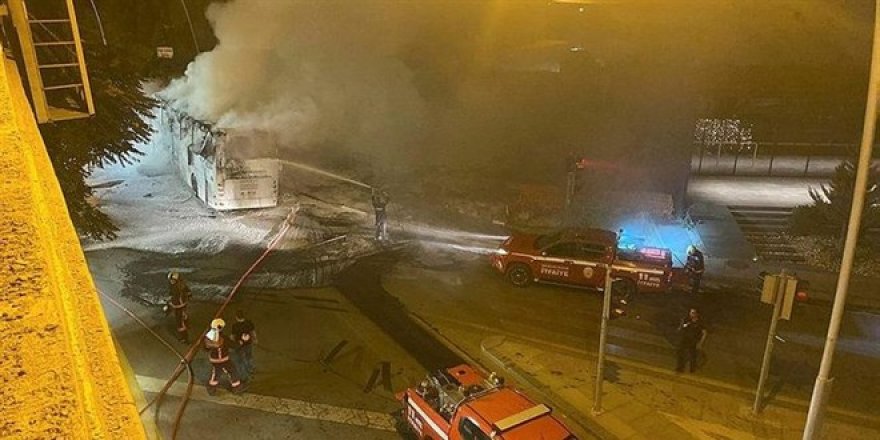 Ankara'da yolcu otobüsü yandı: 1 ölü, 20 yaralı