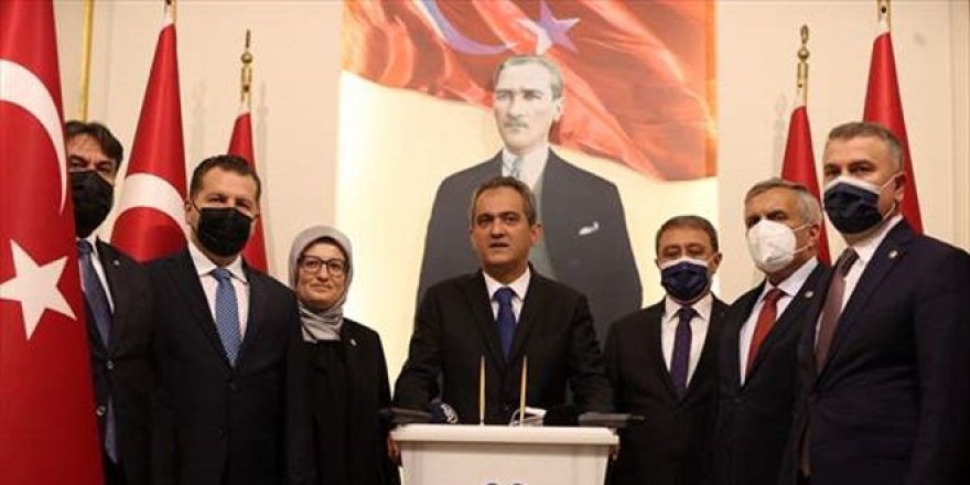 Bakan Özer: Sınıf öğretmenlerinin yüzde 89'u iki doz aşılı