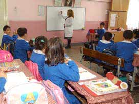 Başarılı Türk öğrencilere para ödülü