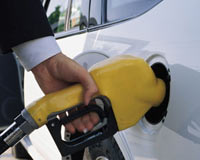 Akaryakıtta indirimler başladı gözler yüksek vergiye çevrildi