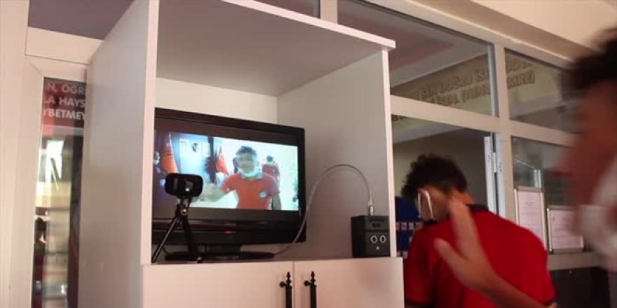 Okulda Kovid-19 için geliştirilen 'yüz tanıma sistemi' güvenli giriş sağlıyor