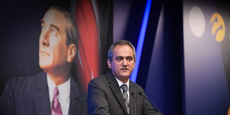 Bakan Özer İddialı Konuştu: Aradığım elemanı bulamıyorum...