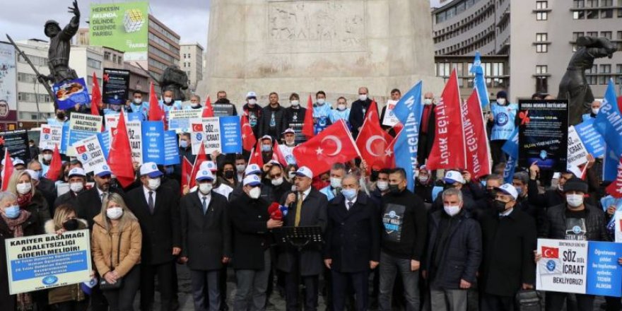 Türk Eğitim-Sen'den 'Öğretmenlik Meslek Kanunu' eylemi