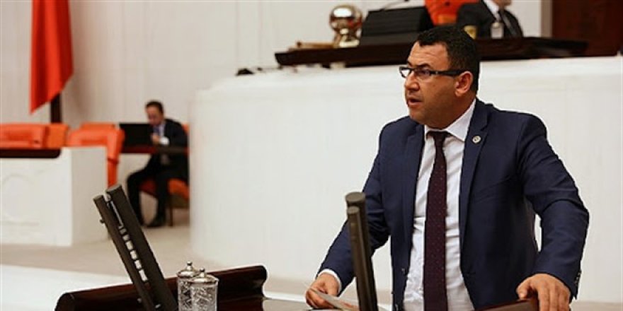 MHP'li Karadağ: Öğretmenin sözleşmelisi, ücretlisi olmaz!