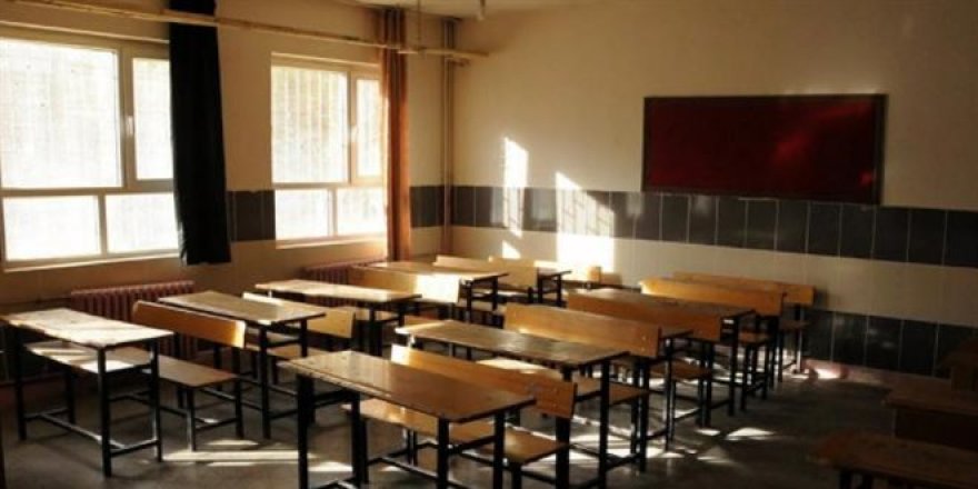 DÖVEN DÖVENE! Öğretmeni döven müdür yine atandı