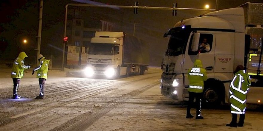 Aksaray-Ankara ile Aksaray-Nevşehir karayolu ulaşıma kapandı!