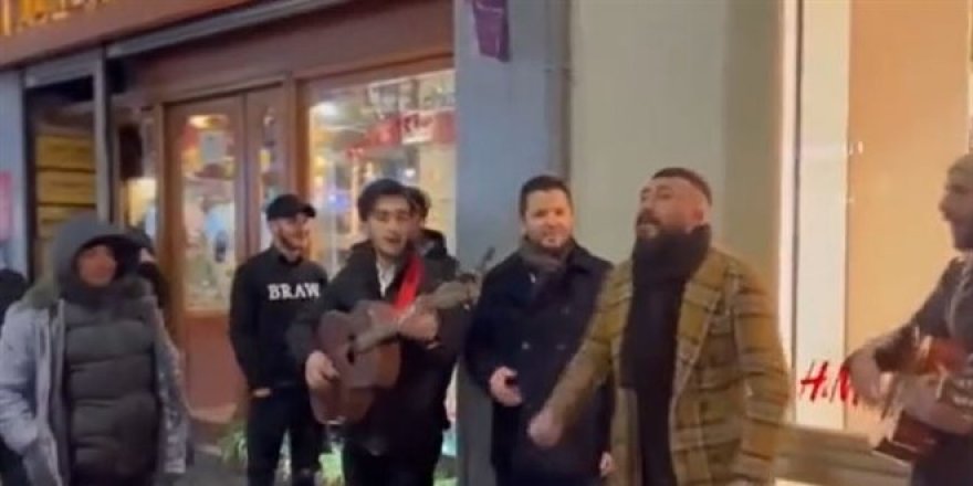 AK Parti milletvekili, gençlerle İstiklal'de Kürtçe şarkı söyledi