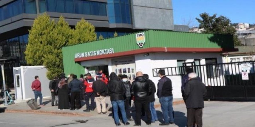 Vatandaşlar akın etti: 5 litrelik ayçiçek yağının fiyatını duyan koştu!