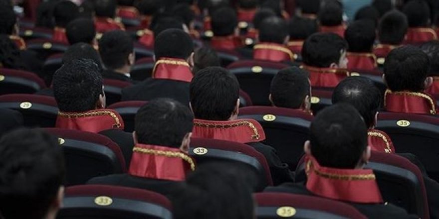 Hakim ve savcı adaylığı kaldırılıyor, 'hakim yardımcılığı' geliyor