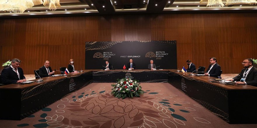 Antalya zirvesi sonrası Dışişleri Bakanı Mevlüt Çavuşoğlu'ndan açıklama! Çabalarımızı sürdüreceğiz