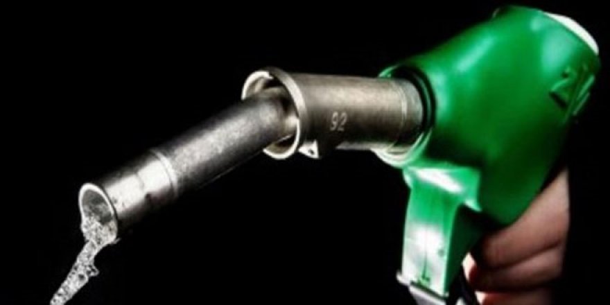 Petrol düşüyor, pompada indirimi dolar frenliyor